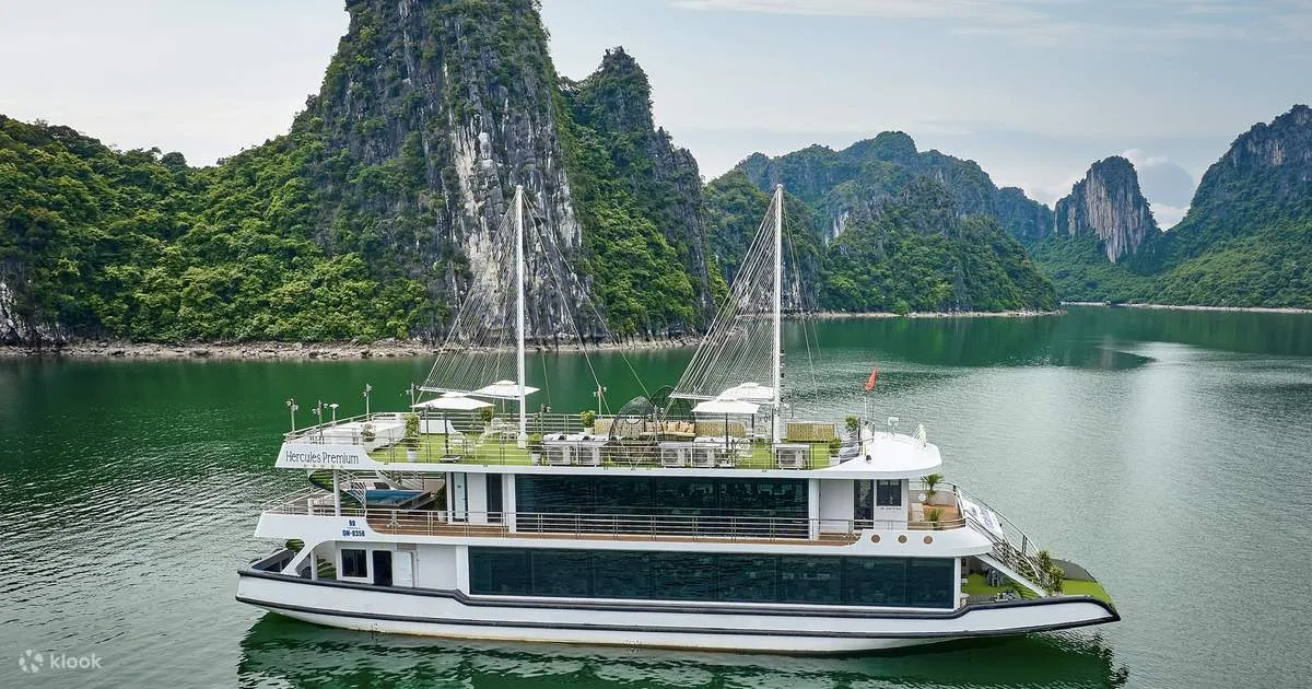 Hercules Premium Day Cruise: Ha Long Bay with Sung Sot & Ti Top