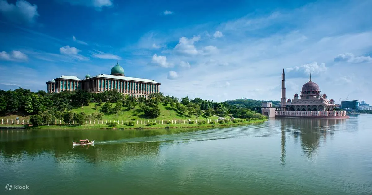 Putrajaya Half-Day Sightseeing Cruise
