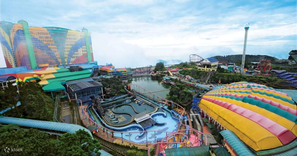Genting Highlands Tour with Awana Cable Car and Premium Outlets