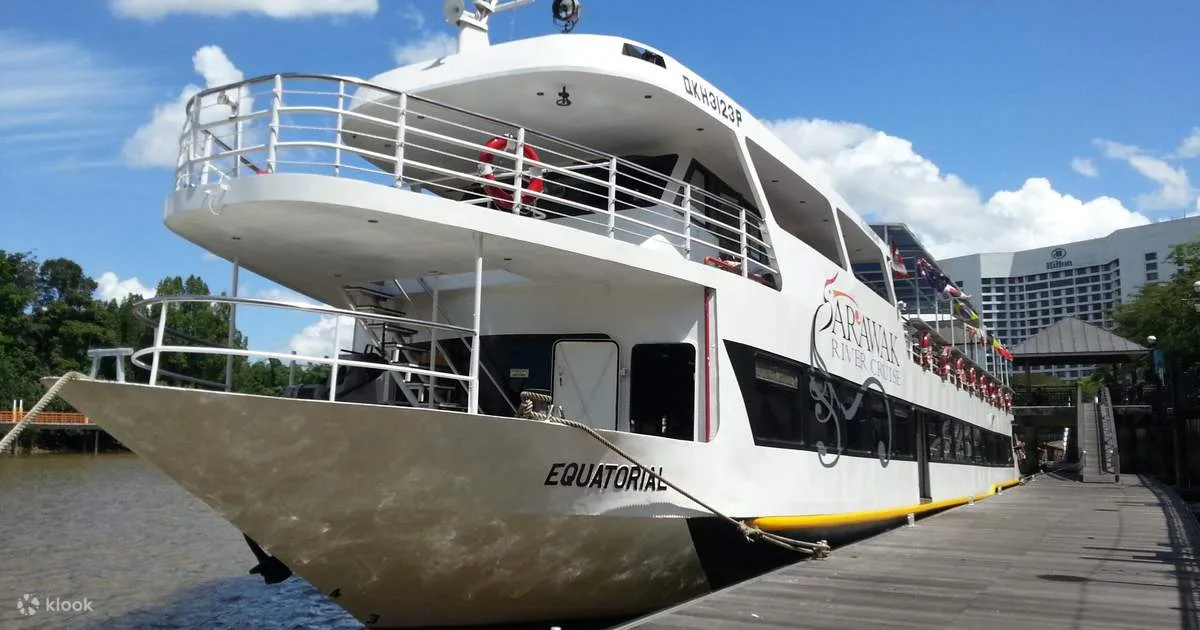 Sarawak River Sunset Cruise Experience in Kuching