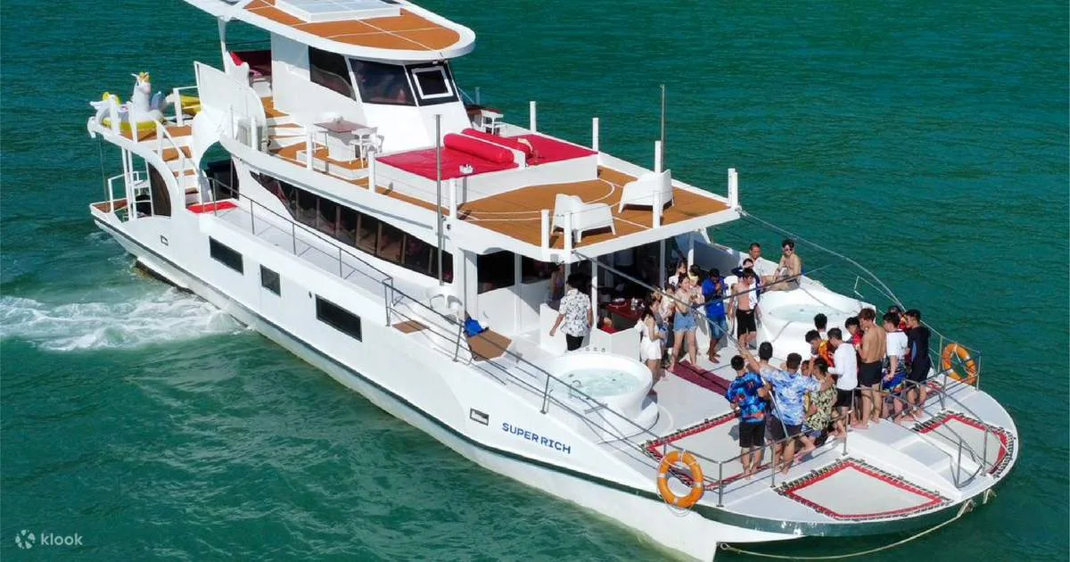 Signature/Explorer Sunset Party Cruise with Buffet Dinner