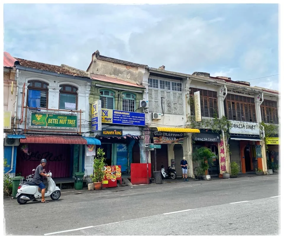 Un bol délicieux et acidulé du célèbre Assam Laksa de Penang