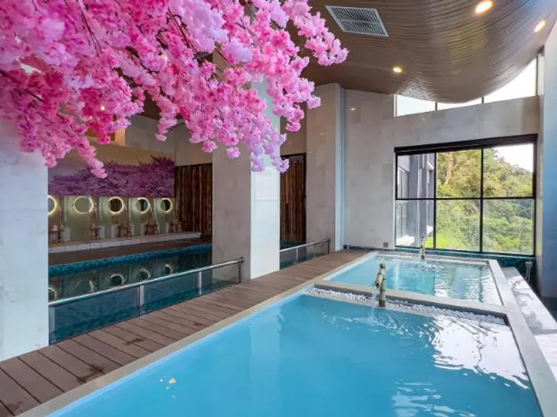 The Yanné, Onsen Hotel